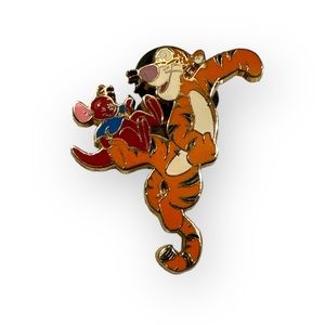 Walt Disney World Winnie the Pooh Tigger and Roo Pin (B9)